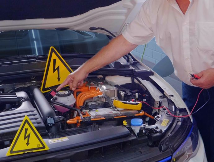 Service und Wartung am Elektrofahrzeug